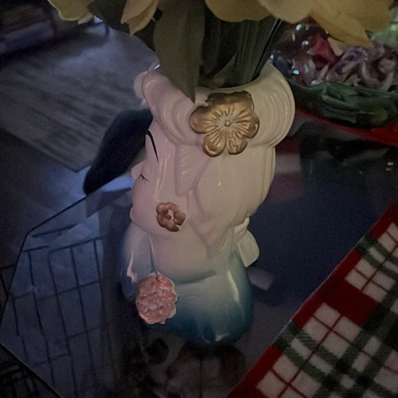 Betty Grable vase - Picture 6 of 6